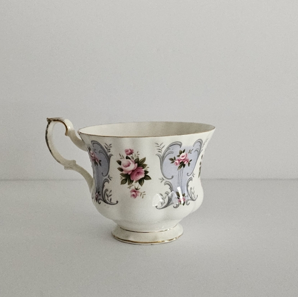 Royal Albert Love Story Series China Tea cup "Isabel" Pattern Teacup - Picture 2 of 14